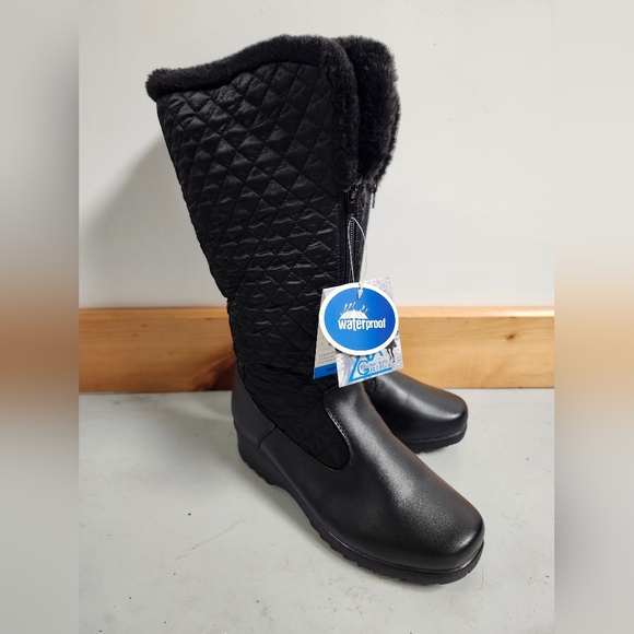 Size 10 womens winter boots - Picture 2 of 5